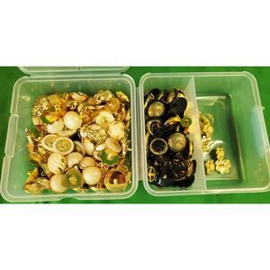 Mixed LOT Vintage Black Gold White Carved Molded Plastic Sewing Buttons 2